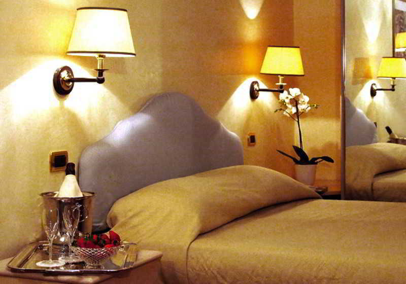 เรซิเดนซา ฟาวาโร Hotel เวนิส ภายนอก รูปภาพ